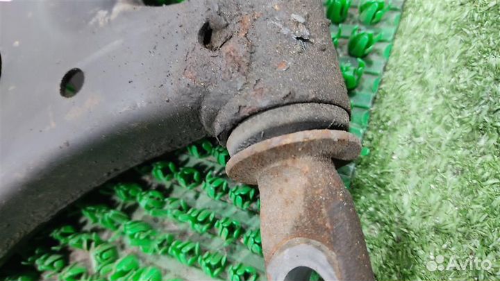 Рычаг передний правый нижний Lexus RX400H 2007