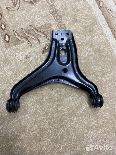 Рычаг левый на audi 80