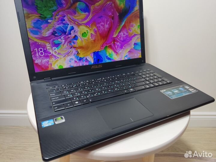 Огромный Asus 17.3