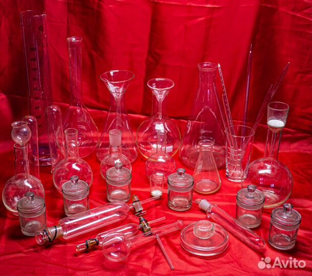 Лабораторная (химическая) посуда в ассортименте