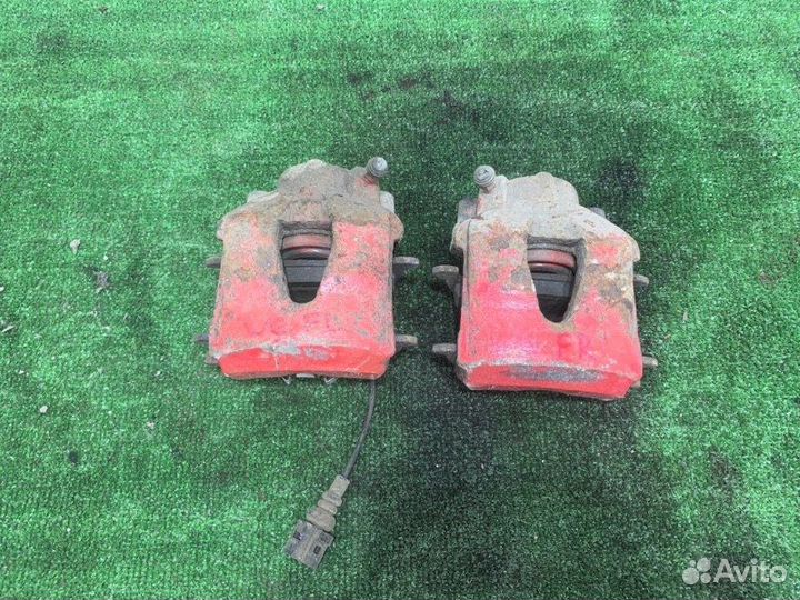 Суппорт тормозной передний Volkswagen Golf хетчбэк