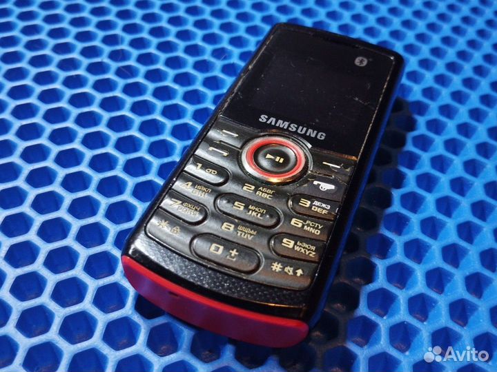 Samsung E2121B