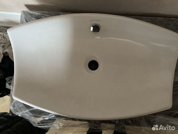 Раковина в ванную новая