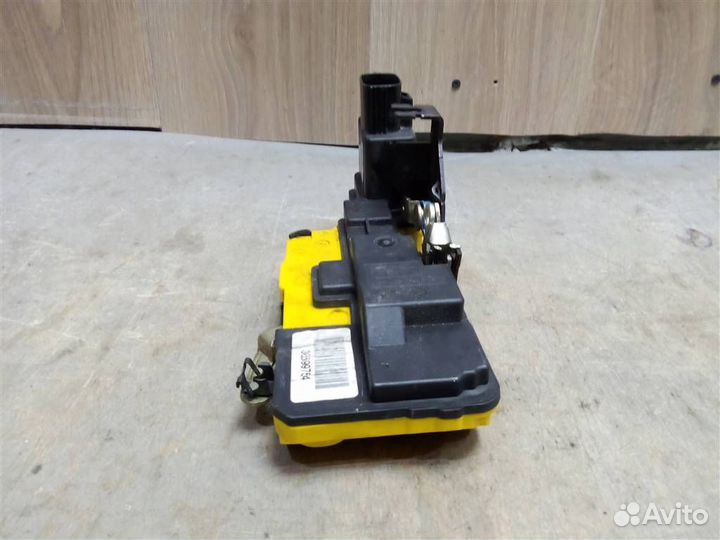 Замок двери задней левой от Volvo XC90 2002-2014