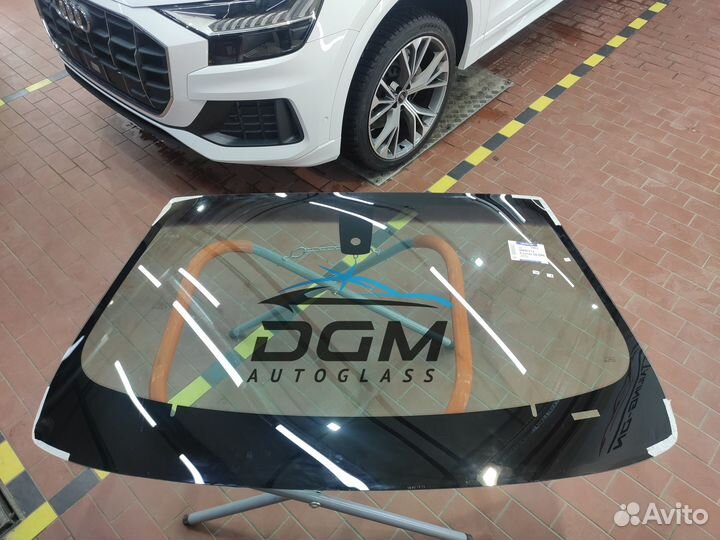 Лобовое стекло Jaguar E-Pace с обогревом