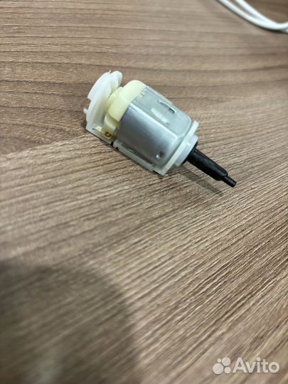 Электромоторчик 1,5 v