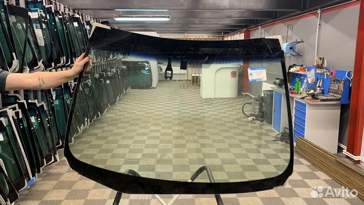 Лобовое стекло на Тойота Королла