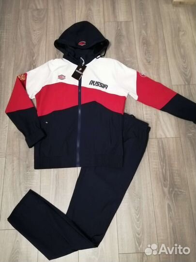 Новый спортивный костюм Россия