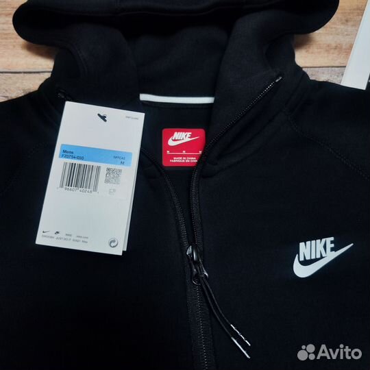 Nike tech fleece 2025 reflective