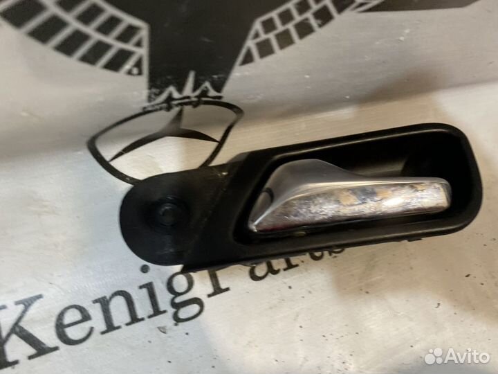 Ручка двери внутренняя левая Mercedes W208