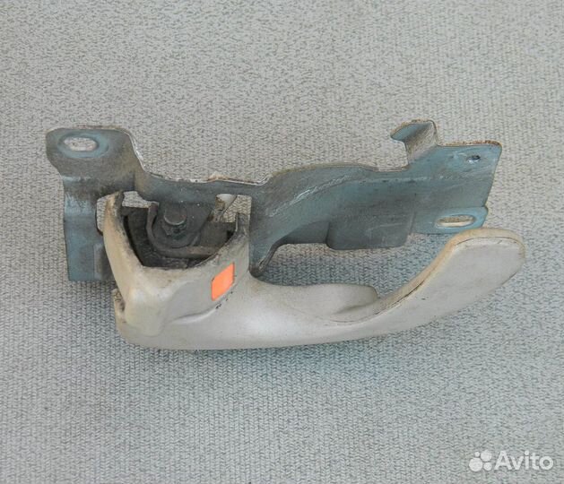 Ручка двери зад. левой внутренняя Mitsubishi Galant 8