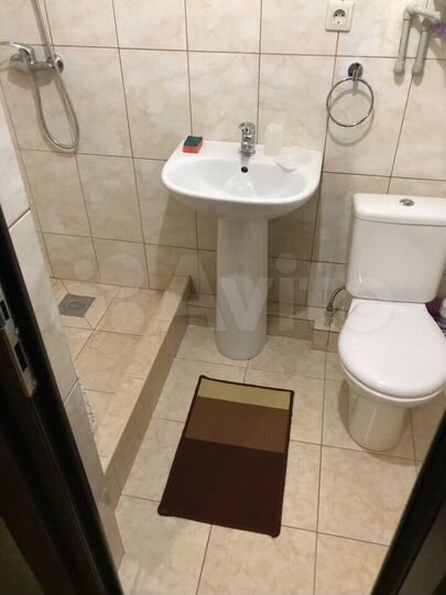 Комната 25 м² в 6-к., 1/2 эт.