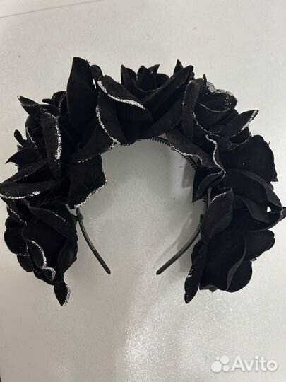 Ободок с бархатными цветами