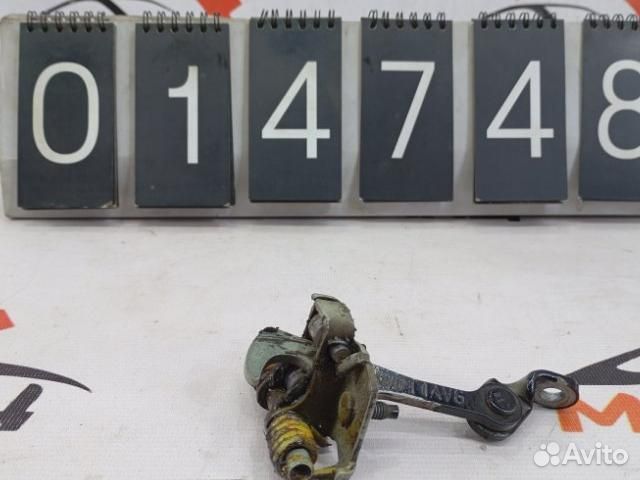Ограничитель двери передний правый Peugeot 206