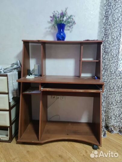 Компьютерный стол