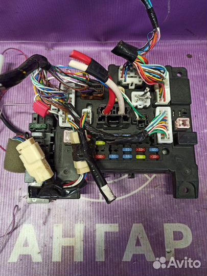 Блок предохранителей Mitsubishi Outlander Xl