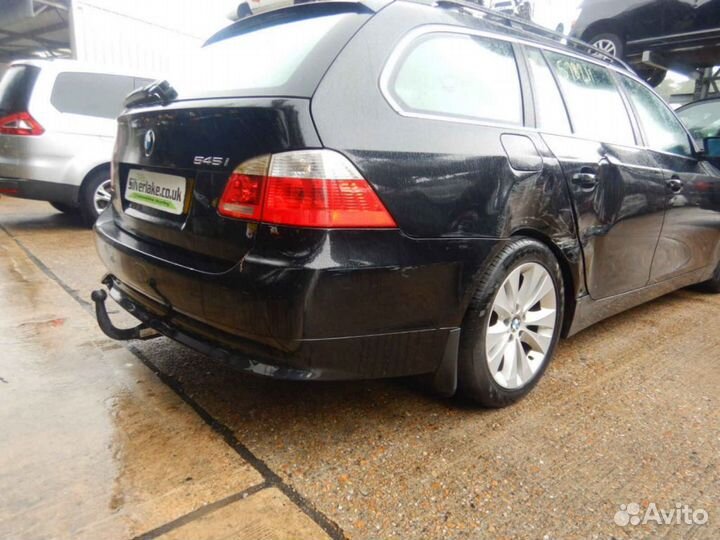 Фонарь в крышку багажника BMW E61 комплект