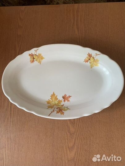 Блюдо большое из фарфора