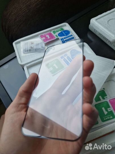 Защитные стекла для iPhone 13