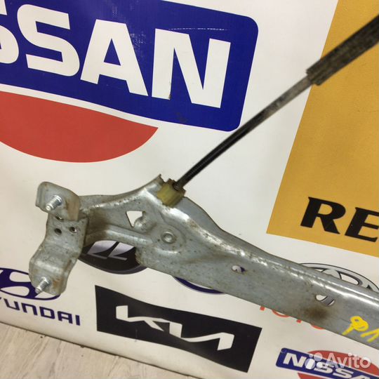 Стеклоподъемник задний Renault fluence Лев