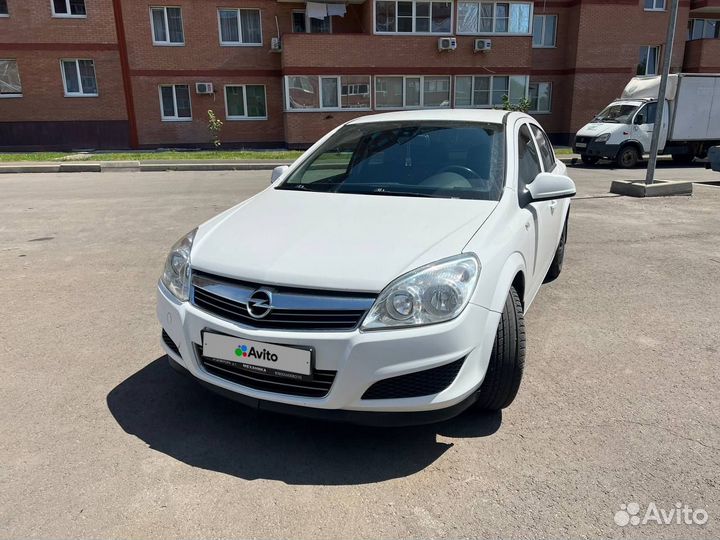 Opel Astra 1.8 МТ, 2011, 230 000 км