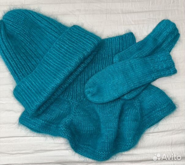 Комплект(Шапка,манишка+ варежки)