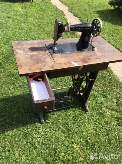 Швейная машина Singer