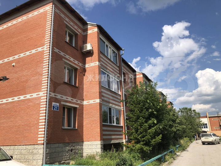 4-к. квартира, 82,1 м², 1/3 эт.