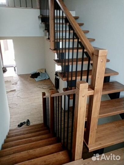 Лестница на второй этаж под ключ