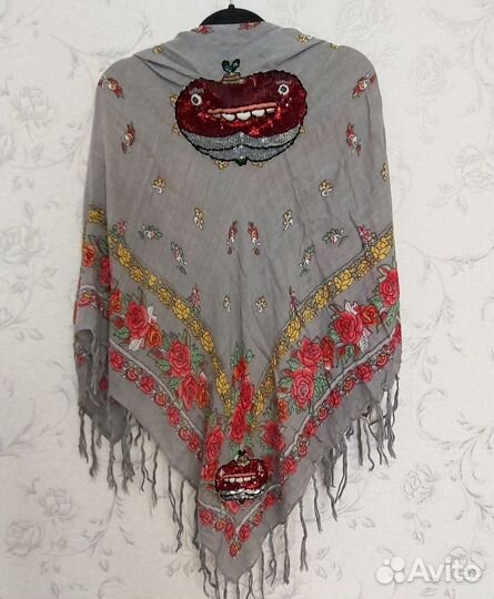 Экслюзивный платок шаль с вышивкой