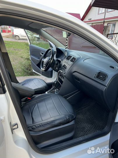 Volkswagen Polo 1.6 AT, 2015, 143 000 км