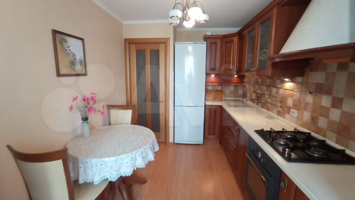 2-к. квартира, 55 м², 7/10 эт.
