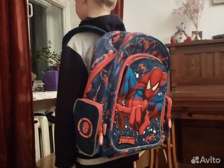 Рюкзак с человеком-пауком