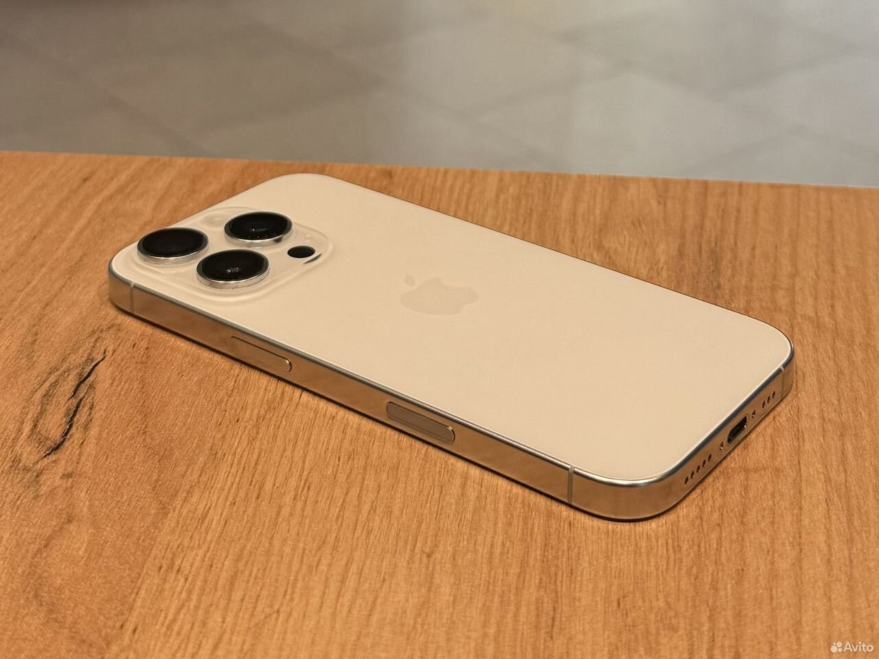 iPhone 16 Pro, 256 ГБ, SIM + eSIM