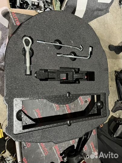 Nissan Teana 32 буксировочный крюк