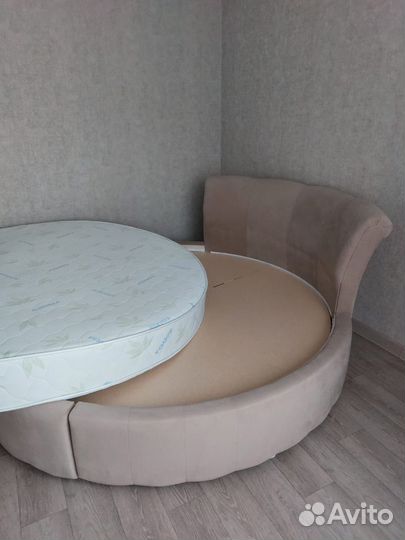 Круглая кровать жемчужина