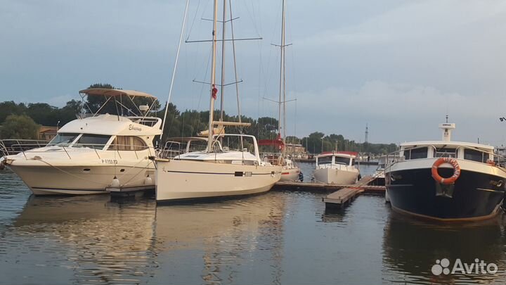 Лодки, катера, яхты. Стоянка