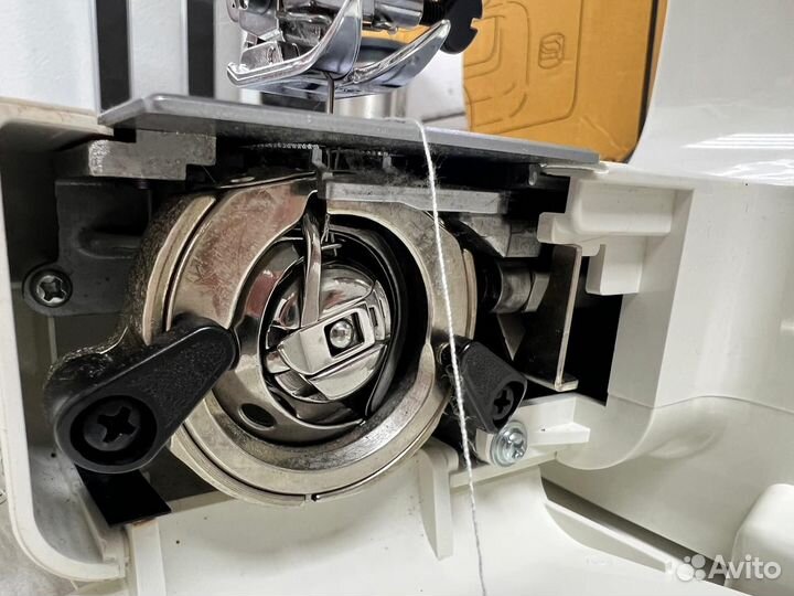 Японская Швейная машина Janome 2049S