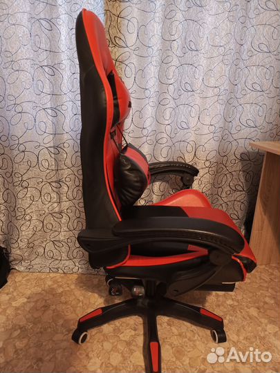 Письменный стол для школьника