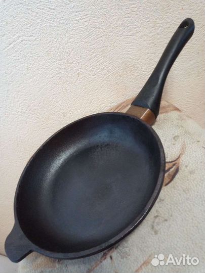 Сковороды чугунные
