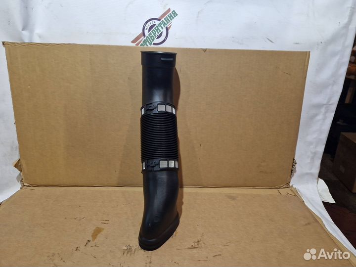 Патрубок воздушный Mercedes W220 M112 правый V6