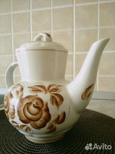 Кувшин фарфоровый