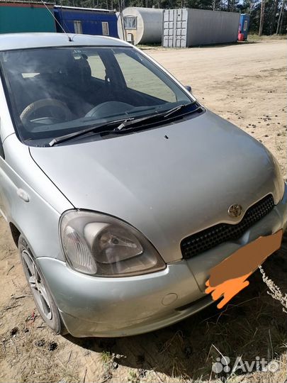Toyota Vitz, 2001