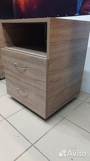 Тумба офисная бу. Нужно подклеить уголок