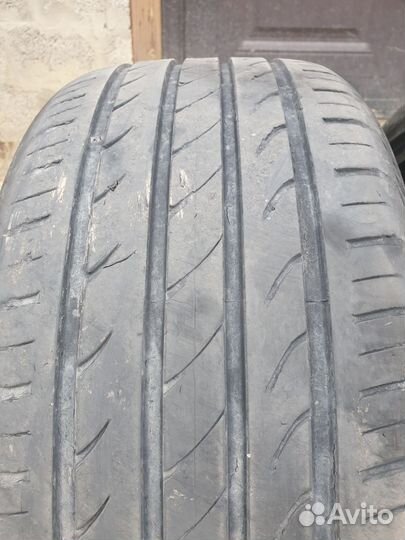 Delinte DH2 245/40 R18