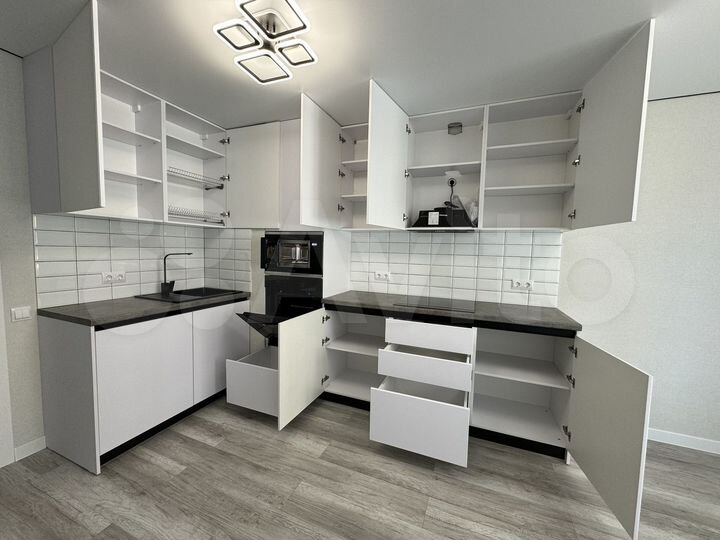 3-к. квартира, 85 м², 2/27 эт.