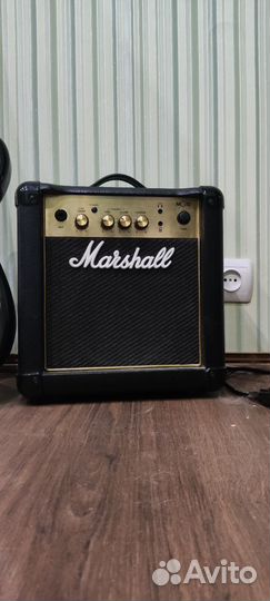 Электрогитара Fender squier stratocaster + комбик