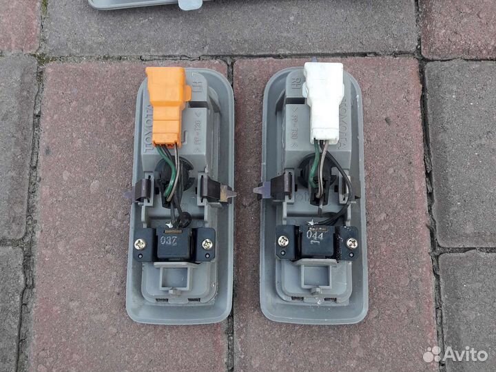 Плафон освещения салона Toyota Crown S170