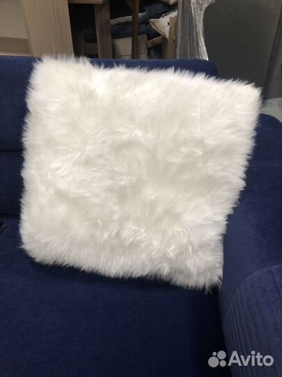 Подушка меховая новая декоративная