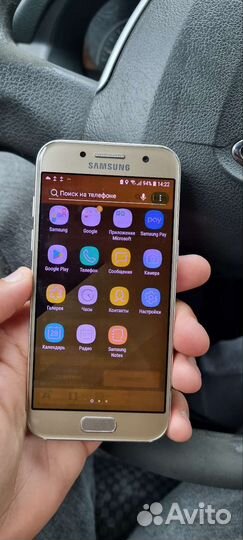 Телефон Samsung galaxy a3 2017